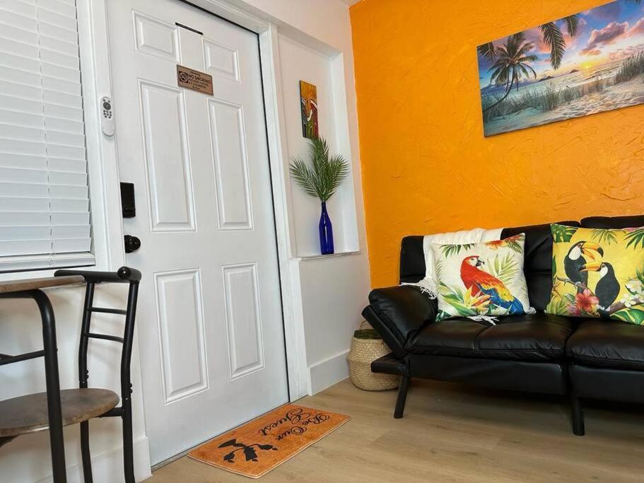 Sleeps 3, Casa Tropical In Miami Apartment Ngoại thất bức ảnh