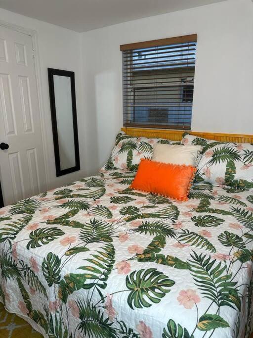 Sleeps 3, Casa Tropical In Miami Apartment Ngoại thất bức ảnh