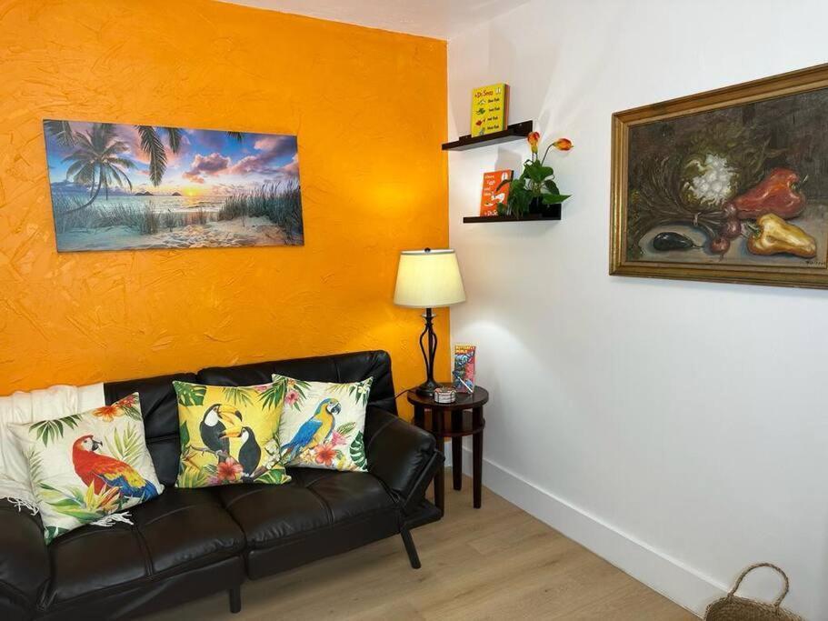 Sleeps 3, Casa Tropical In Miami Apartment Ngoại thất bức ảnh
